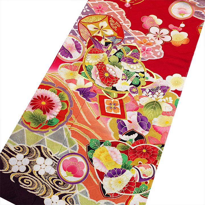 職人の手作業で染め上げた色彩の美しさ 優雅に魅せる正統派の古典柄京