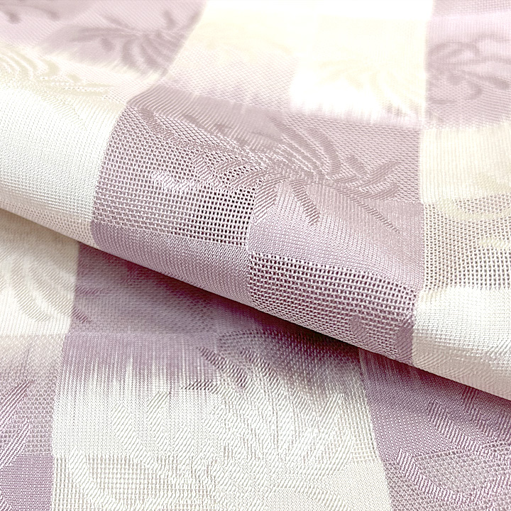 淡いピンクに市松模様の素敵な紋紗　絵羽小紋