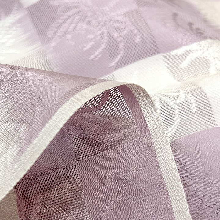淡いピンクに市松模様の素敵な紋紗　絵羽小紋